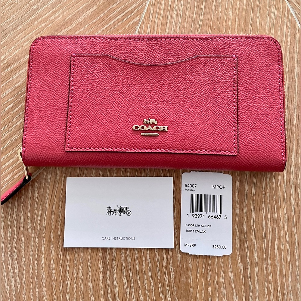 Coach Pink Women's Leather Zipper Wallet NWT - Picture 1 of 7